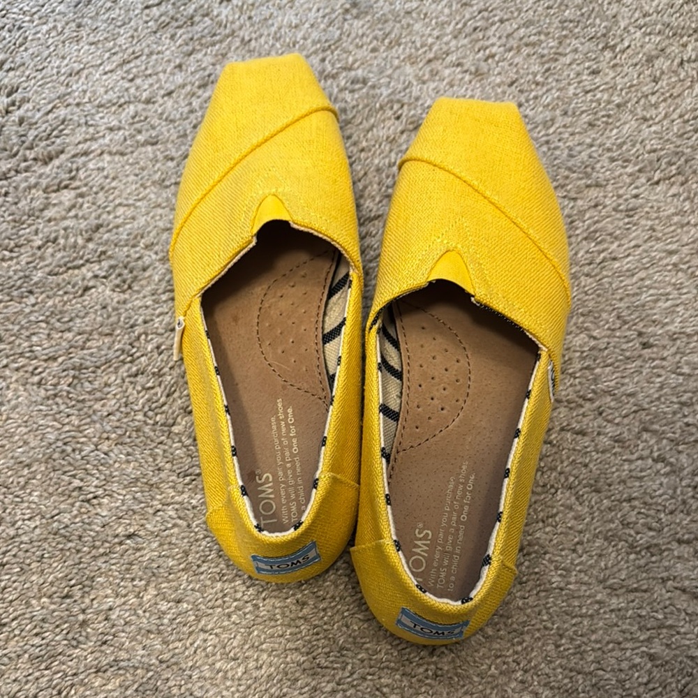 Toms Yellow Slippers Casual Comfort